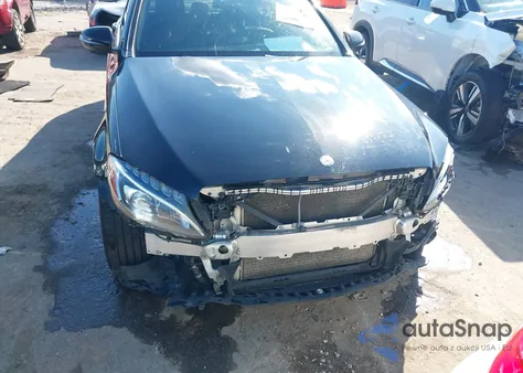 2017 Mercedes-Benz C 300 Sport 4Matic из США, поврежденный, VIN 55SWF4KB4HU215875